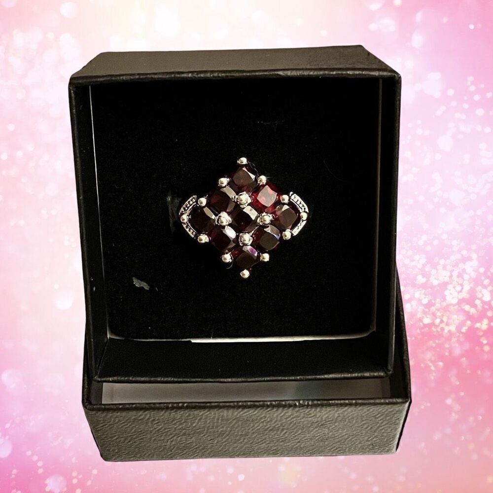 2.97 CTW Garnet in Sterling Silver Cocktail Ring / sz: 7,